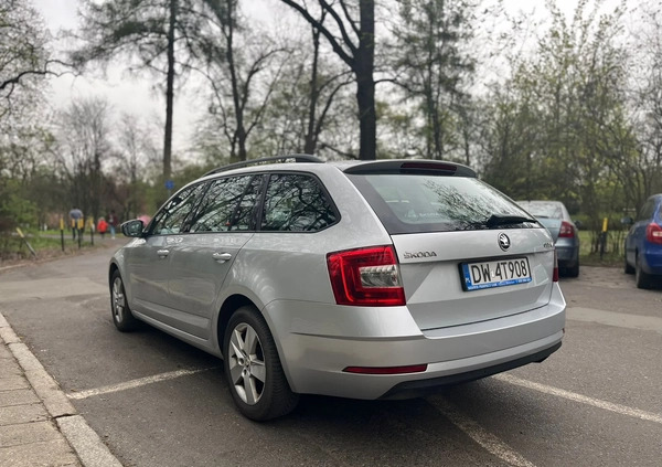 Skoda Octavia cena 50500 przebieg: 182000, rok produkcji 2017 z Wrocław małe 137